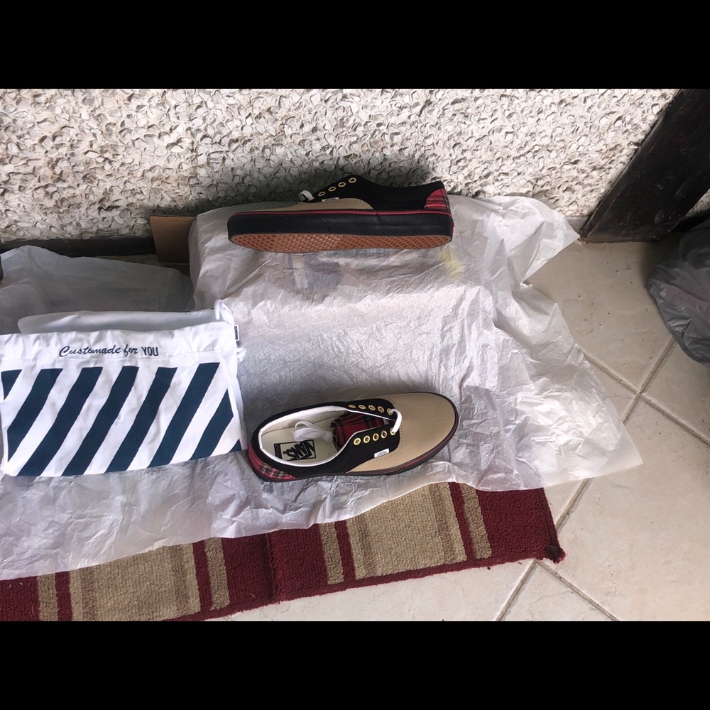 Vans - Picture 7 of 8